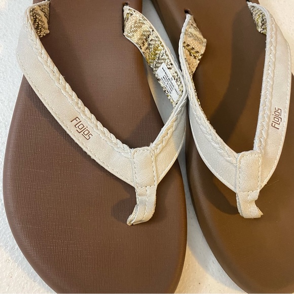 Flojos Women's Ladies Josie Thong Sandals Flip Flops White Memory Foam Size 10 - Picture 2 of 6